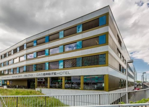 DASBREITEHOTEL in Basel. am Rhein.